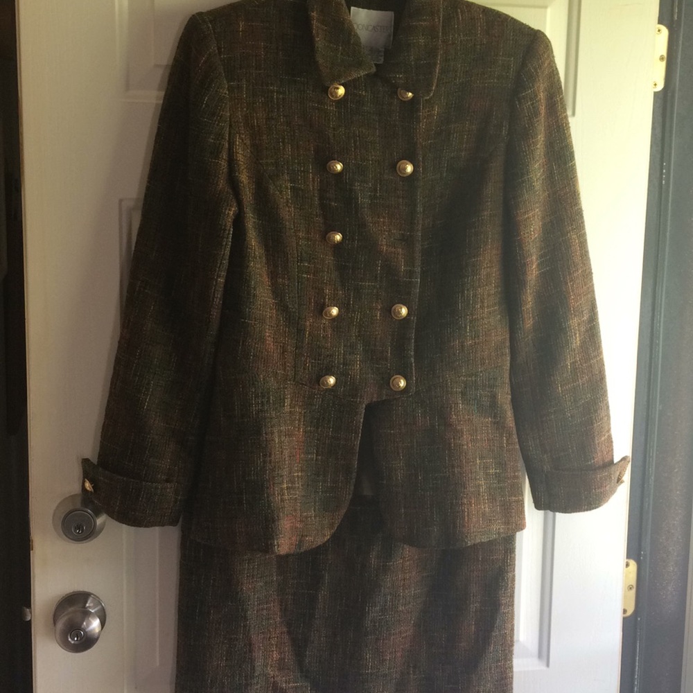 Doncaster Skirt Suit 6 Wool Blend 1 Button Missing